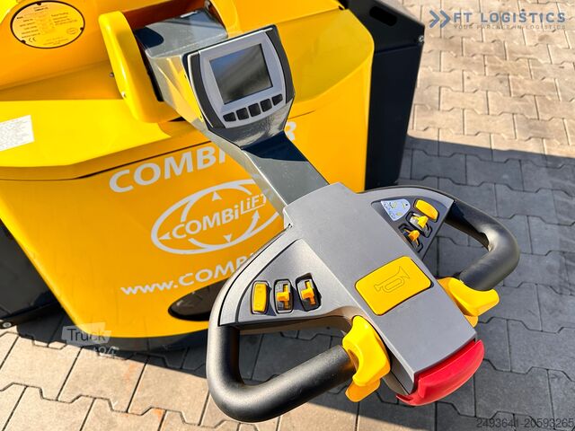 Carretilla elevadora de 4 vías Combilift WR / DUPLEX / 4.5M / 2017 / ONLY 30 H