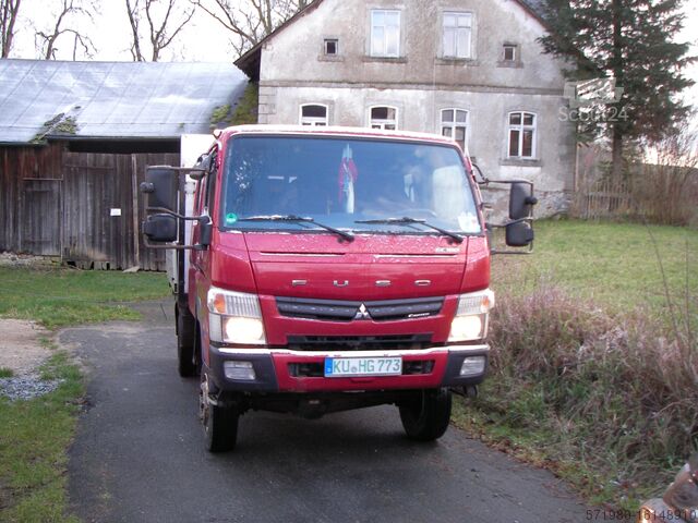Truck with three-way tipper Mitsubishi Fuso Canter