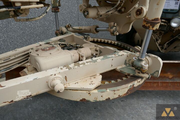 Greideris Caterpillar 130G Ex-army