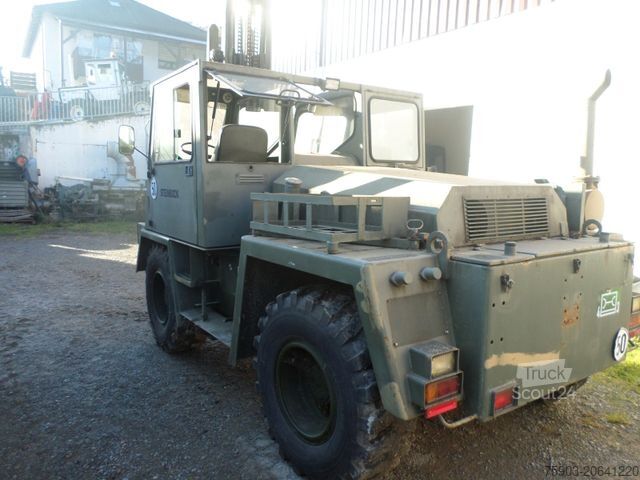 Terepemelő targonca STEINBOCK 1x Geländestapler Y4 Fug 4x4 Allrad