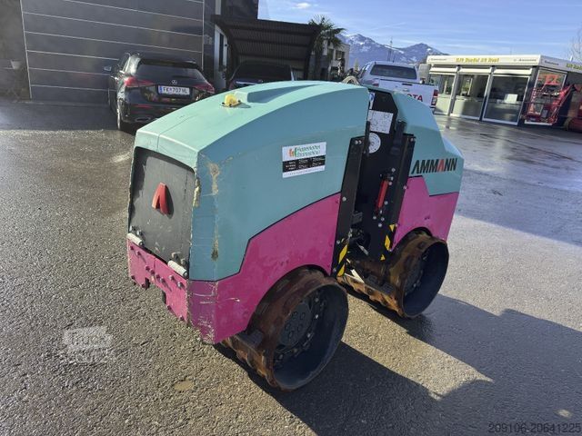 Rolo de tambor único RAMMAX 1575 Grabenwalze