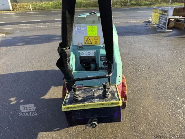 Egyhengerdob henger RAMMAX 1575 Grabenwalze