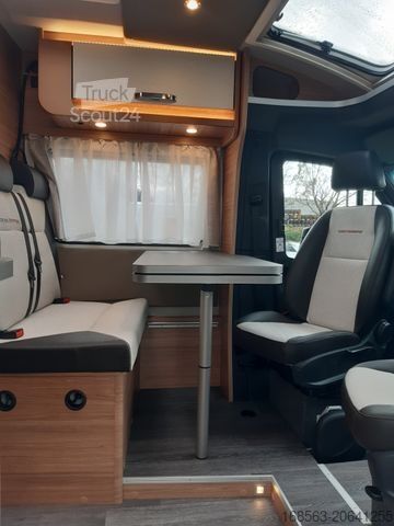 Yarı entegre karavan WEINSBERG CaraCompact MB 640 MEG EDITION [PEPPER]