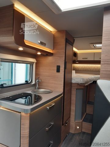 Teilintegriertes Wohnmobil WEINSBERG CaraCompact MB 640 MEG EDITION [PEPPER]