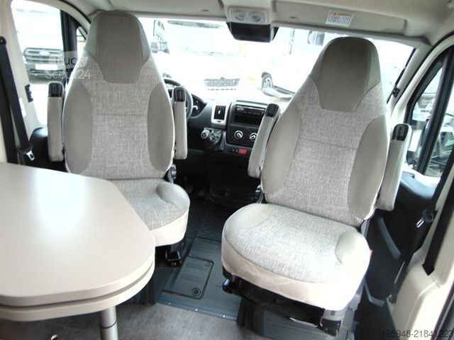 Kastenwagen Wohnmobil / Campervan PÖSSL Roadcruiser 165  privat mit Busbiker