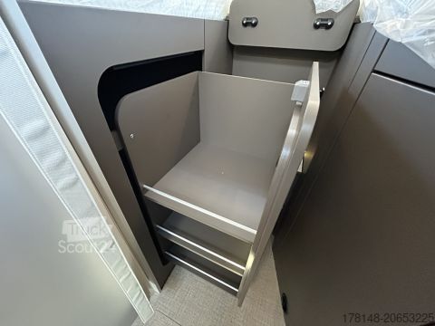 Semi-integrated camper Bürstner B66 TD 690 G