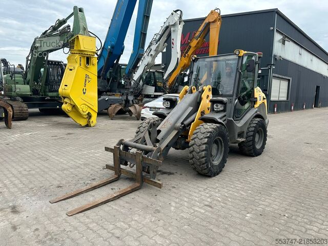 Kolový nakladač Mecalac AX 850