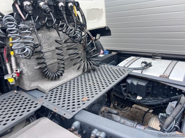 Camião de materiais perigosos IVECO Stralis 400..ADR..EU6..TÜV 03/sor9 Motor