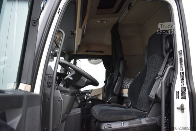 Camión caja MERCEDES-BENZ Actros 2548 L E6 6x2 AHK Retarder LBW