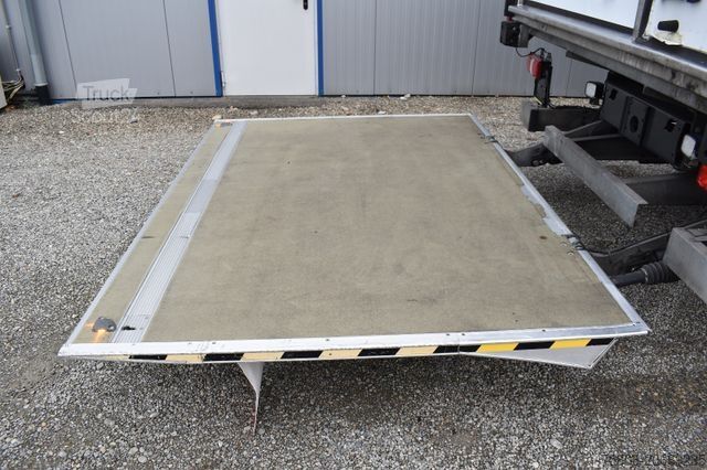 شاحنة مبردة MERCEDES-BENZ Atego 1530 16t. 2-Zonen Tiefkühl Carrier LBW