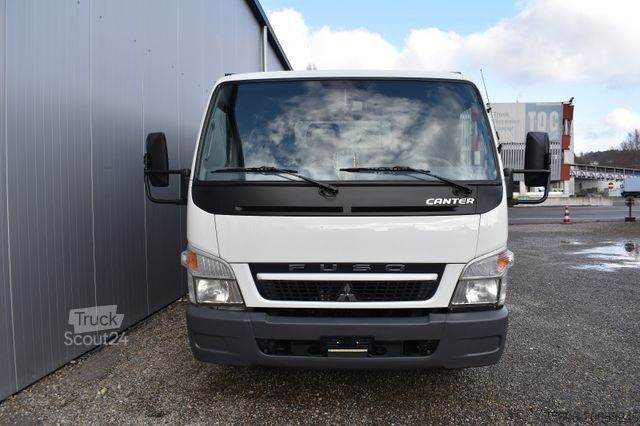Gardinsidad skåpbil FUSO Canter 6C15 Getränke
