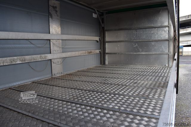 Gardinsidad skåpbil FUSO Canter 6C15 Getränke