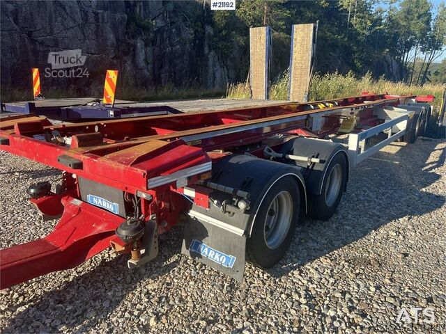 Transport av containrar Närko 4 axle container trailer