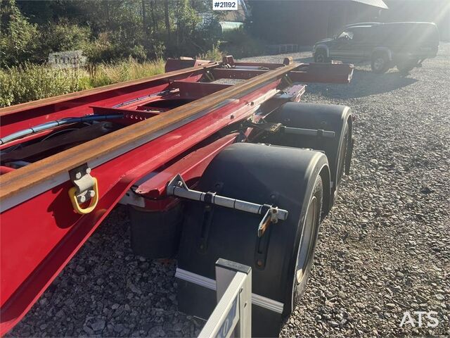 Transport av containrar Närko 4 axle container trailer