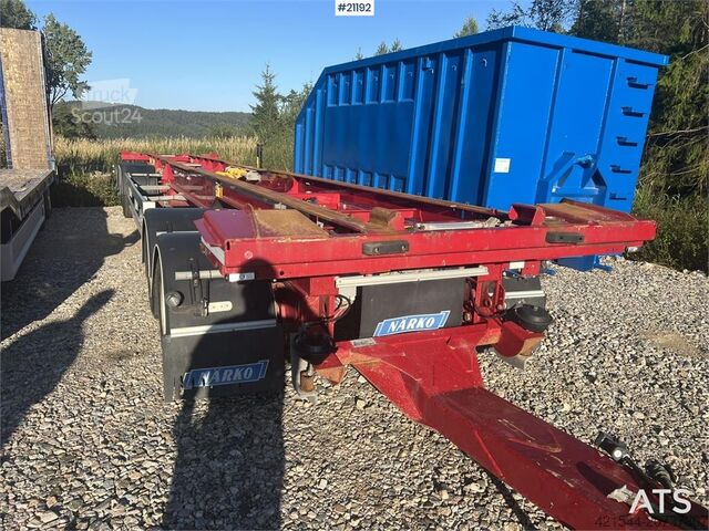 Transport av containrar Närko 4 axle container trailer