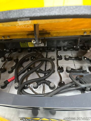 Vysokozdvižný vozík s úzkou uličkou Aisle Master 20WHE/ Perfect / Only 6256 hours