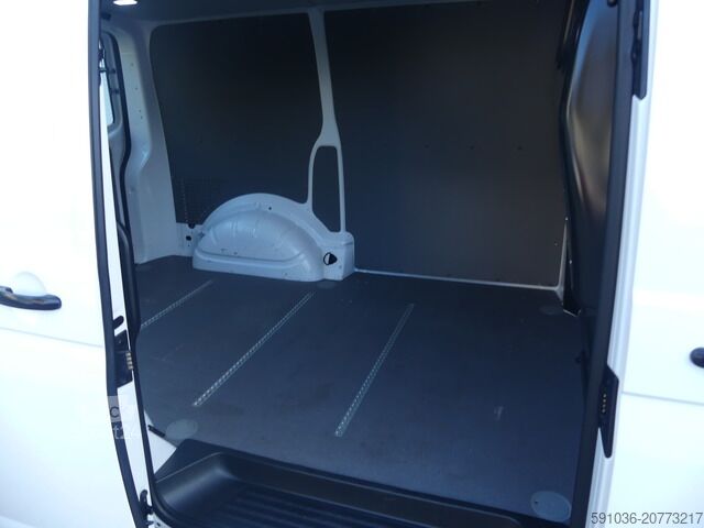 Панельний фургон Volkswagen T6.1 Transporter 2.0 TDI 4Motion LED/NAVI/AHK