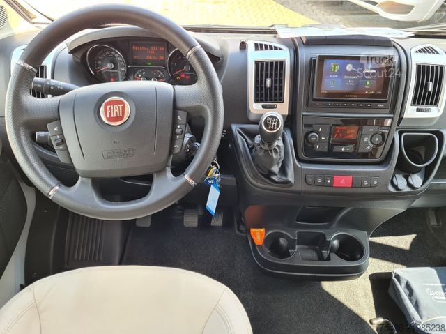 عربة تخييم شبه مدمجة LMC Cruiser 663 G Grey Selection 150 *Solar + WR*
