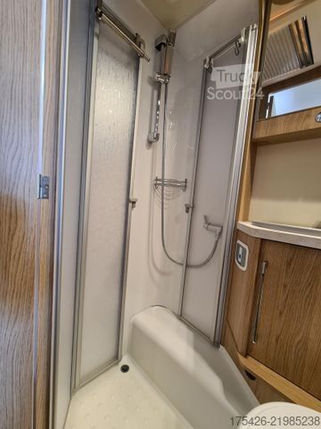 عربة تخييم شبه مدمجة LMC Cruiser 663 G Grey Selection 150 *Solar + WR*