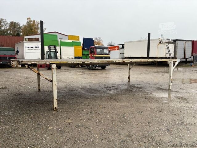 Wechselpritsche offen Krone Plattform 7,45m mit Steckrungen mittig