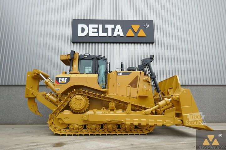 Buldozeris Caterpillar D8T