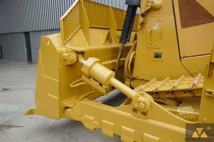 Buldozeris Caterpillar D8T