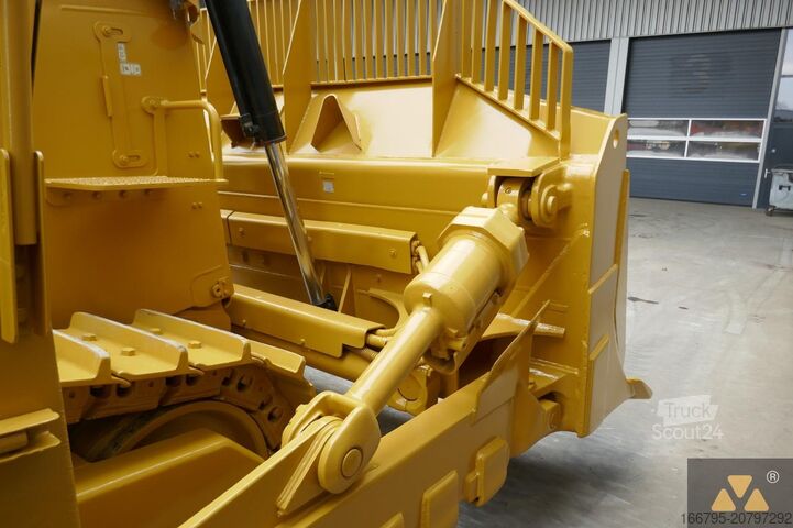 Buldozeris Caterpillar D8T