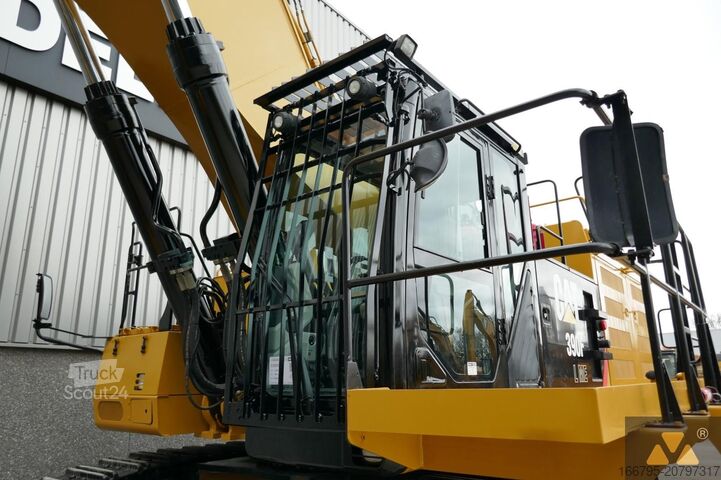 Vikšrinis ekskavatorius Caterpillar 390F LME