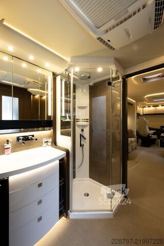 Kamper zintegrowany Morelo Empire Liner 93 LO