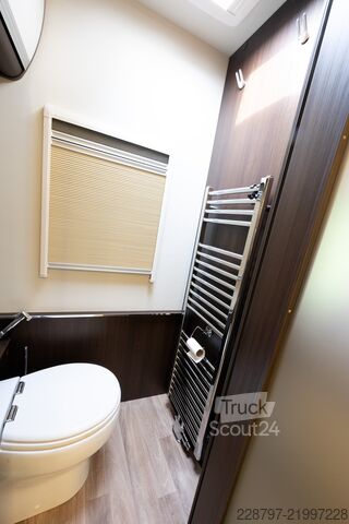 Kamper zintegrowany Morelo Empire Liner 93 LO