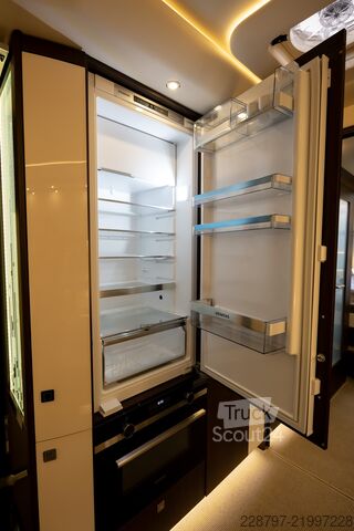 Kamper zintegrowany Morelo Empire Liner 93 LO