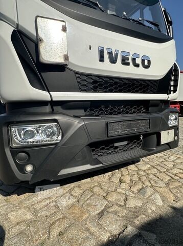 شاحنة بمسطحة ومشمع iveco 120-250 Eurocargo rechts Schiebeplane LBW