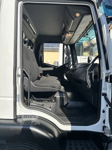 شاحنة بمسطحة ومشمع iveco 120-250 Eurocargo rechts Schiebeplane LBW