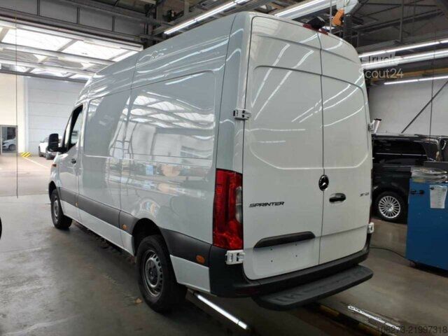 Varebil Mercedes-Benz Sprinter 317 CDI,L2H2,Automatik,Kamera,LED