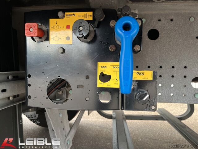 Öppen semitrailer med kapell SCHMITZ CARGOBULL SCB*Standard Tautliner*Liftachse*Code XL*