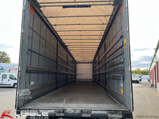 Öppen semitrailer med kapell SCHMITZ CARGOBULL SCB*Standard Tautliner*Liftachse*Code XL*