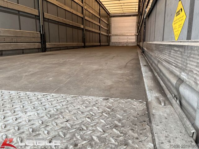 Öppen semitrailer med kapell SCHMITZ CARGOBULL SCB*Standard Tautliner*Liftachse*Code XL*