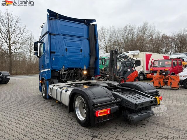 Zapreminski vučni traktor Mercedes-Benz Actros 1845 GigaSpace | Retarder