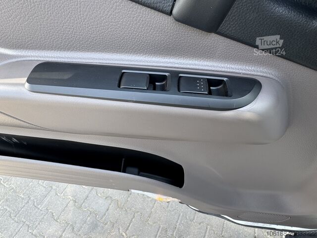 Truck chassis Fuso Canter 9C18 Fahrgestell Neu GSR2