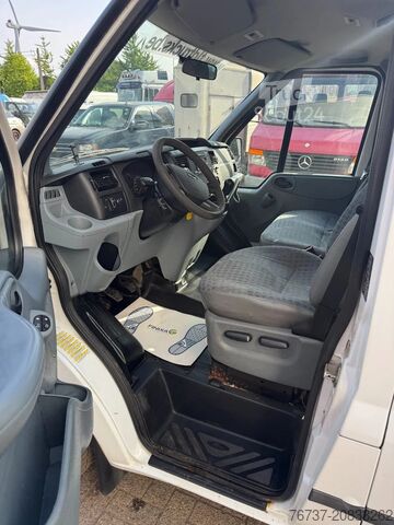 Ford **TRANSIT-9SEATS** Ford **TRANSIT-9SEATS**