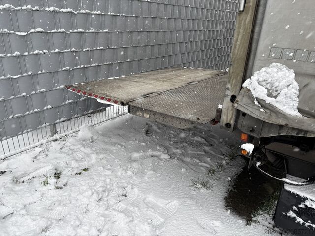 Umpikorinen perävaunu pressulla ja takalaitanostimella FLIEGL 39 SDS mit unterfaltb LBW