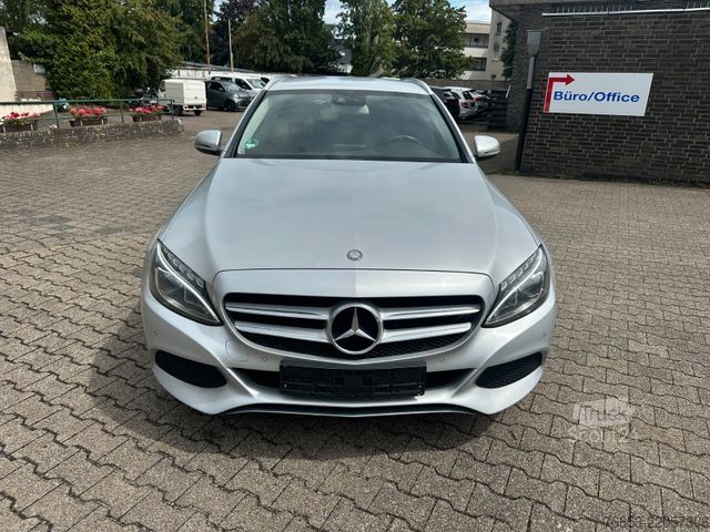 Minibus MERCEDES-BENZ C 200 d T Autom. * LED High. * Navi * Kamera