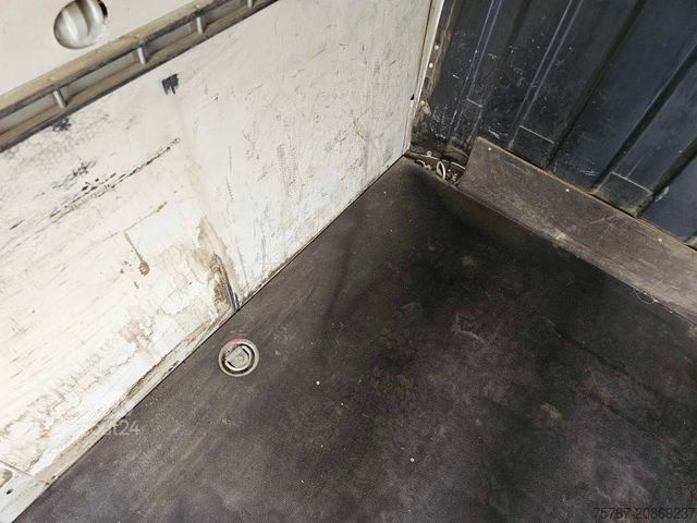 Bestelwagen met verhoogd dak IVECO 35S16 A8 V L, mittellang & hoch, kleiner Schaden