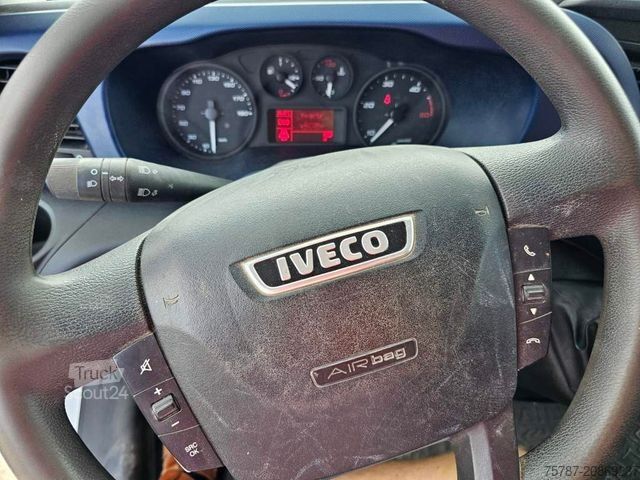 Bestelwagen met verhoogd dak IVECO 35S16 A8 V L, mittellang & hoch, kleiner Schaden