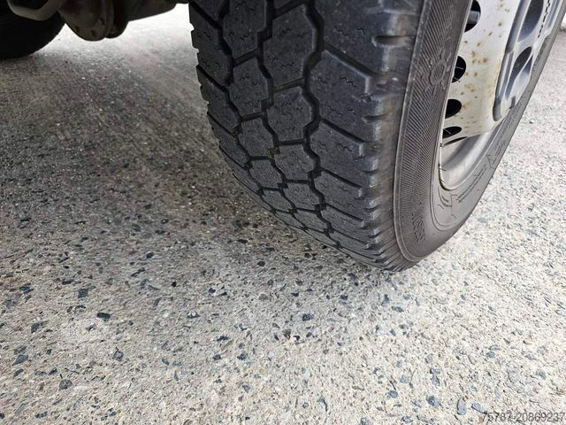 Bestelwagen met verhoogd dak IVECO 35S16 A8 V L, mittellang & hoch, kleiner Schaden