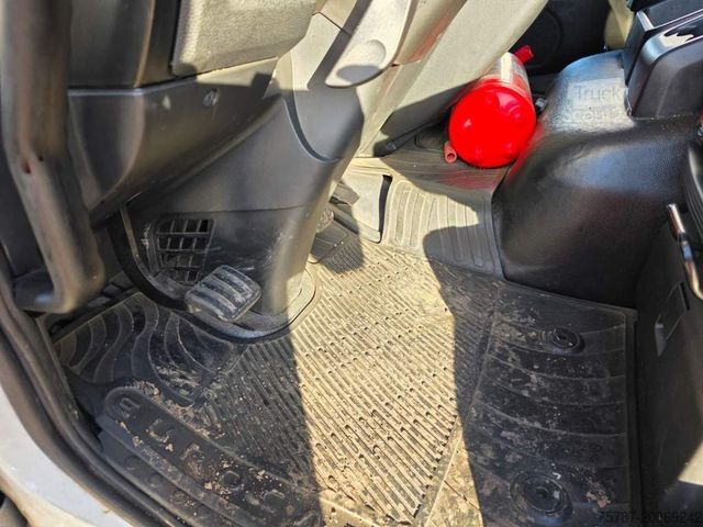 Transportador con plataforma y toldo IVECO 80-220 Eurocargo, Gardine, Ladebordwand, 1.Hand