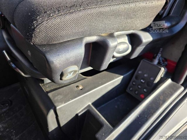 Transportador con plataforma y toldo IVECO 80-220 Eurocargo, Gardine, Ladebordwand, 1.Hand