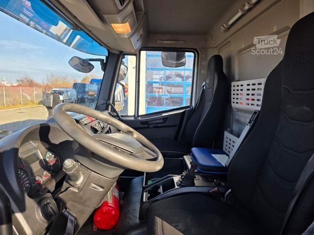 Transportador con plataforma y toldo IVECO 80-220 Eurocargo, Gardine, Ladebordwand, 1.Hand