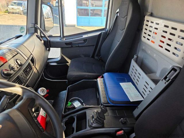 Transportador con plataforma y toldo IVECO 80-220 Eurocargo, Gardine, Ladebordwand, 1.Hand