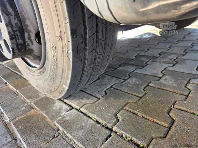 Transportador con plataforma y toldo IVECO 80-220 Eurocargo, Gardine, Ladebordwand, 1.Hand